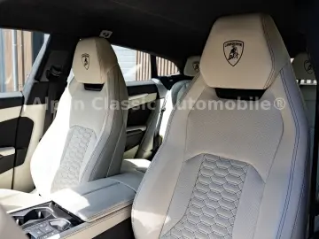 Urus  B&O Massage Carbon Soft Close 22