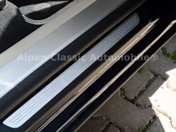 Urus  B&O Massage Carbon Soft Close 22