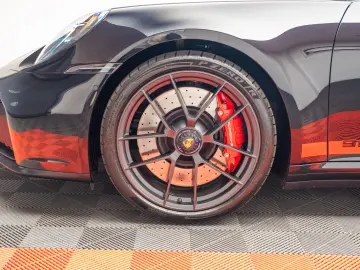 Porsche 992 911 Targa 4 GTS