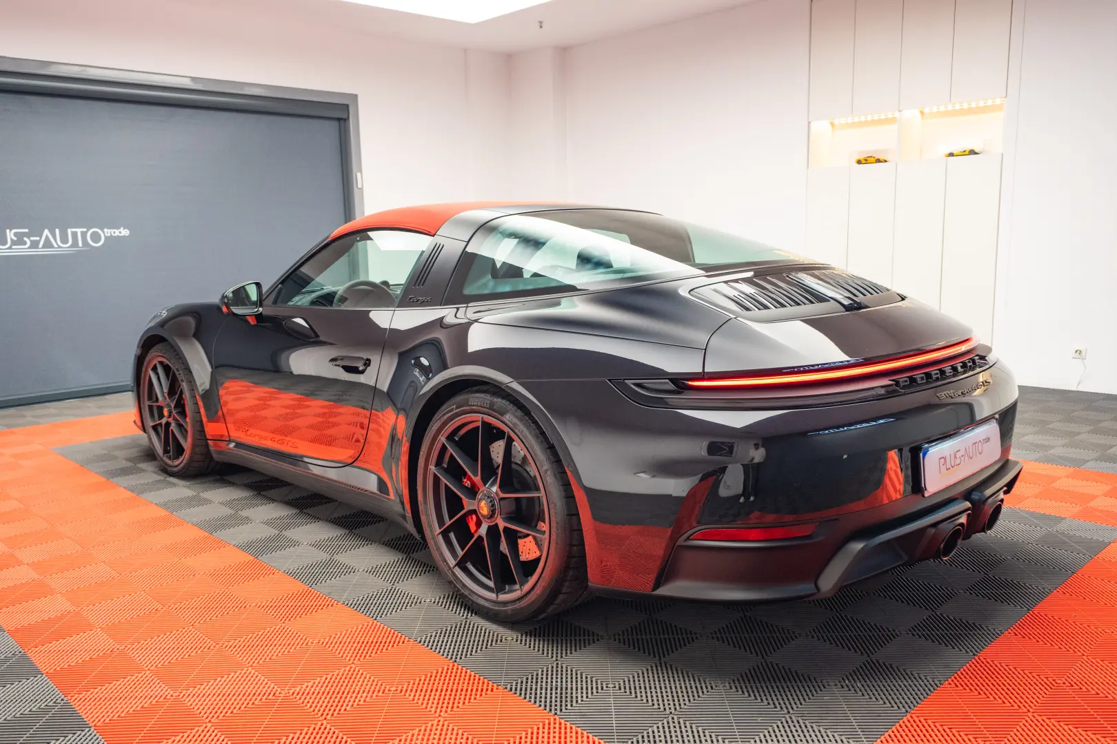 Porsche 992 911 Targa 4 GTS