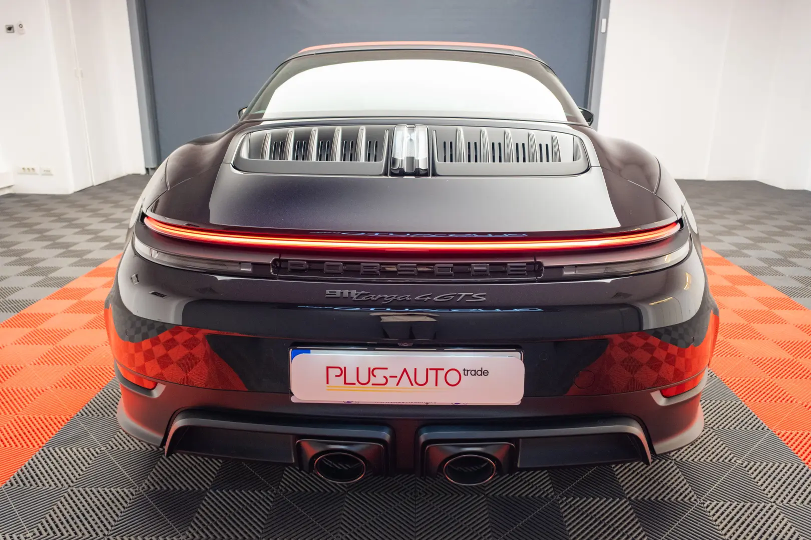 Porsche 992 911 Targa 4 GTS