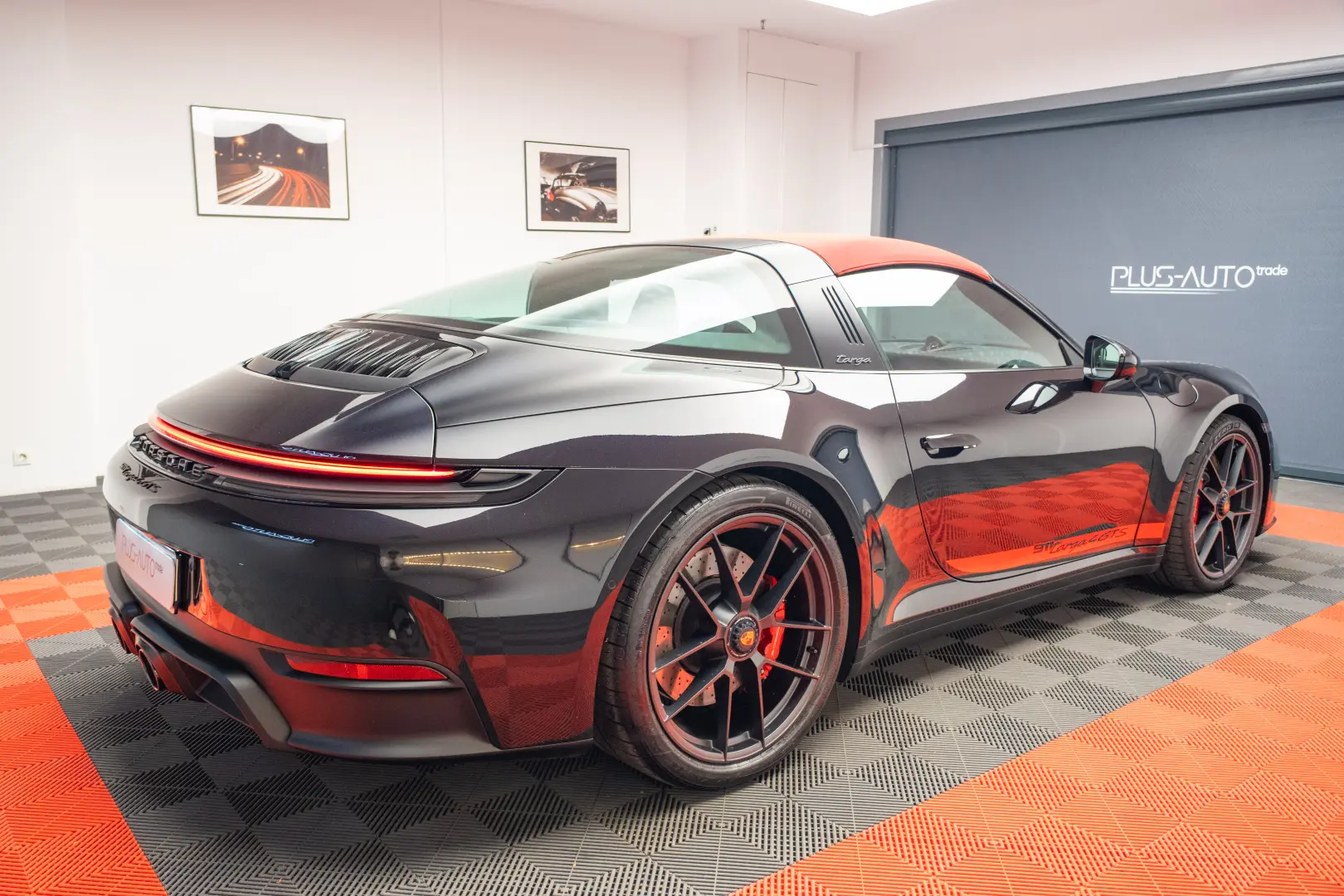 Porsche 992 911 Targa 4 GTS