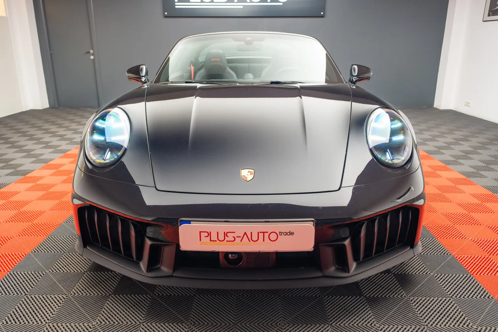 Porsche 992 911 Targa 4 GTS