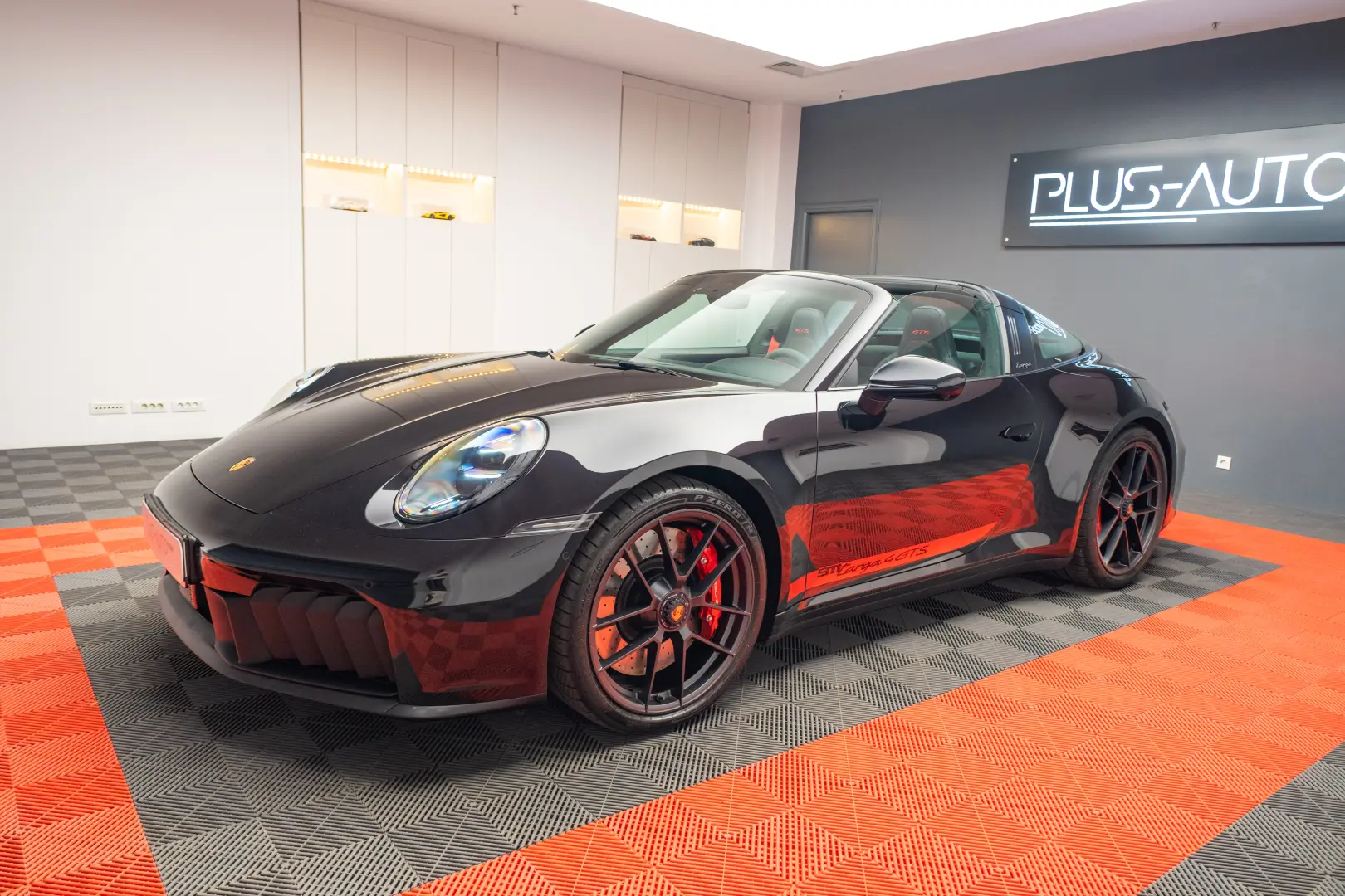 Porsche 992 911 Targa 4 GTS