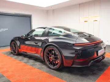 Porsche 992 911 Targa 4 GTS