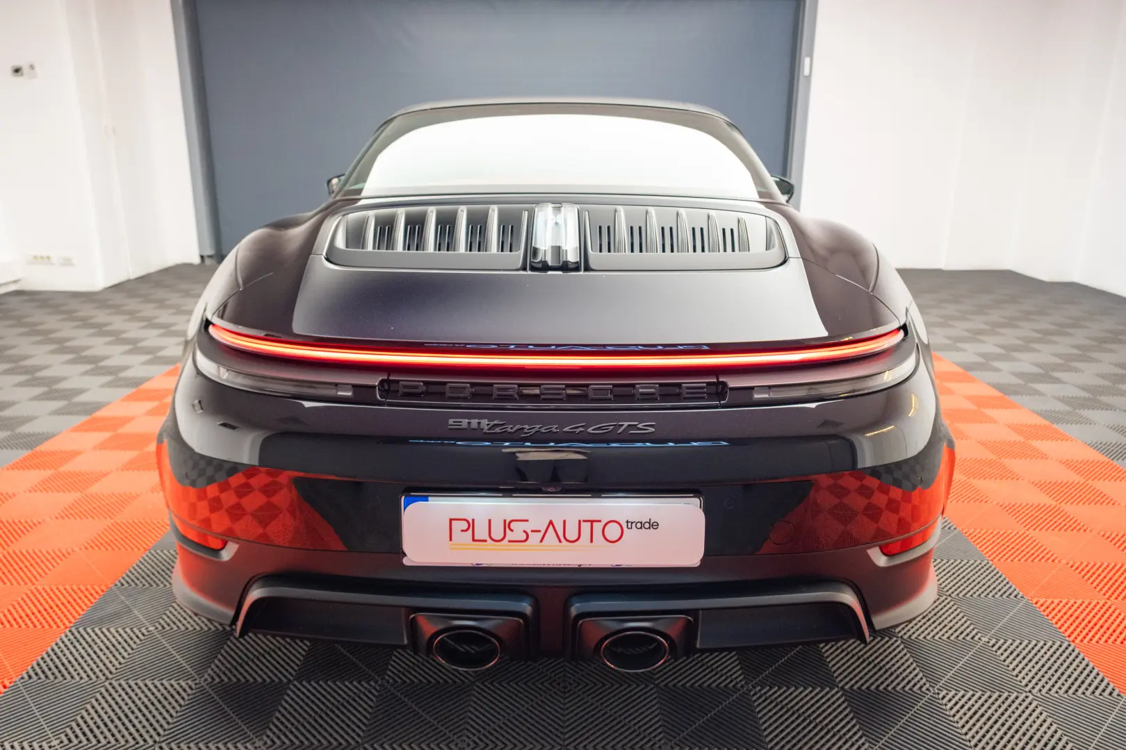 Porsche 992 911 Targa 4 GTS