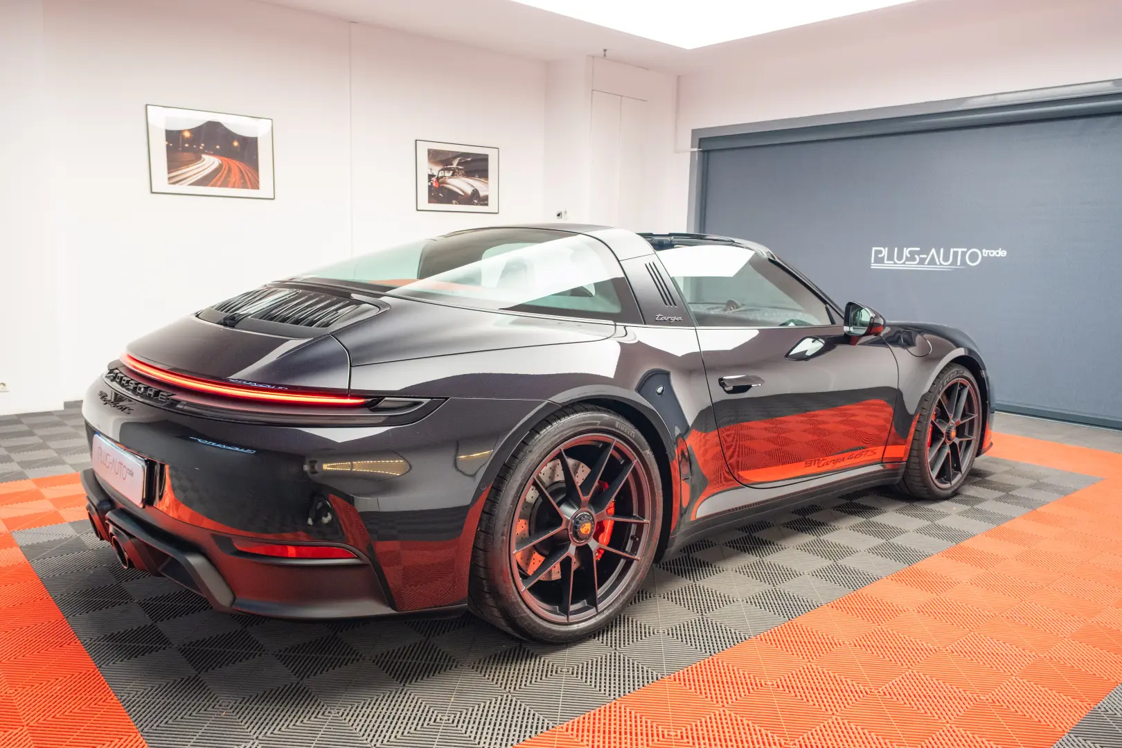 Porsche 992 911 Targa 4 GTS