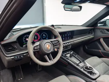 Porsche 992 911 Targa 4 GTS