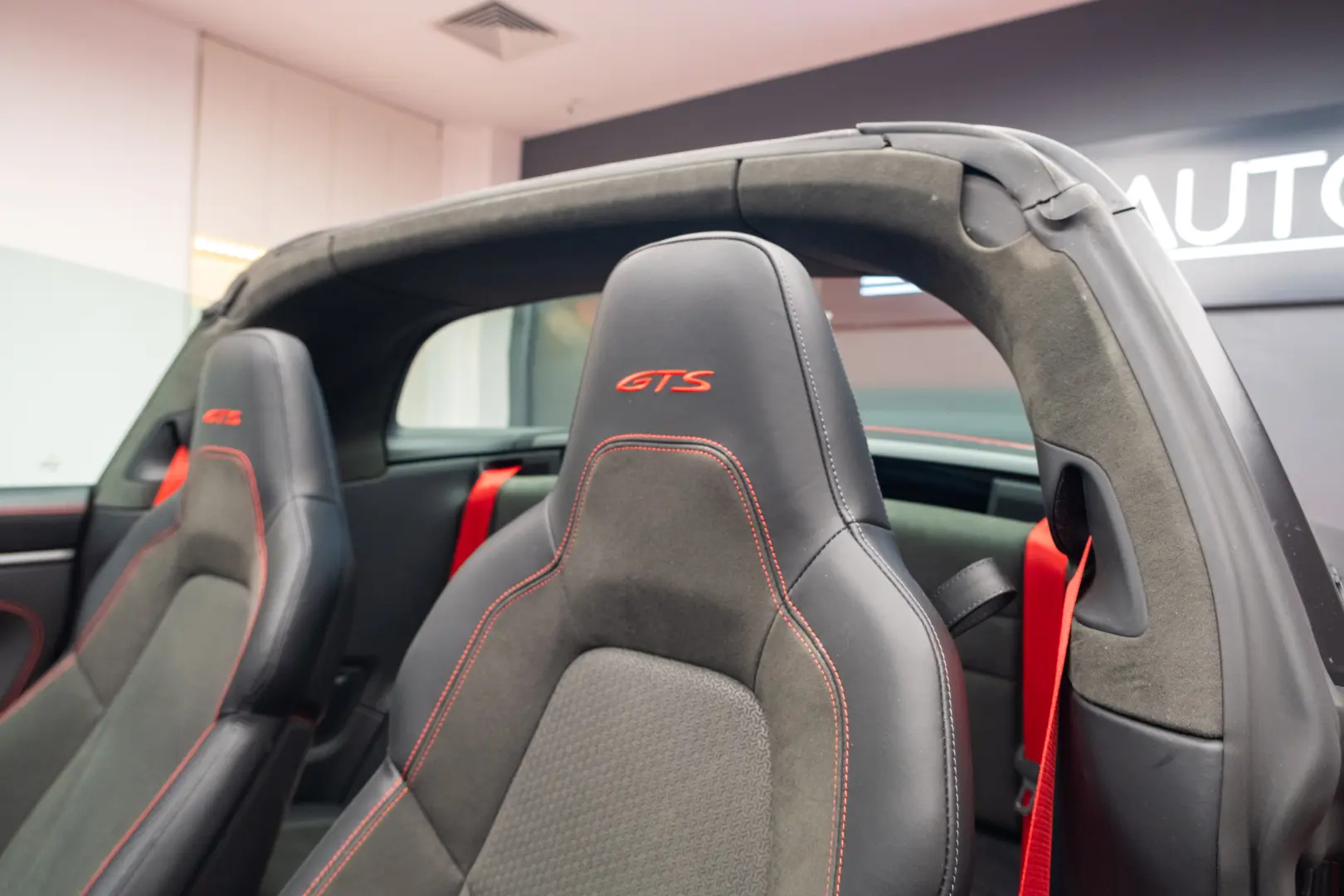 Porsche 992 911 Targa 4 GTS