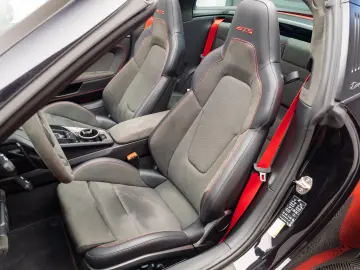 Porsche 992 911 Targa 4 GTS