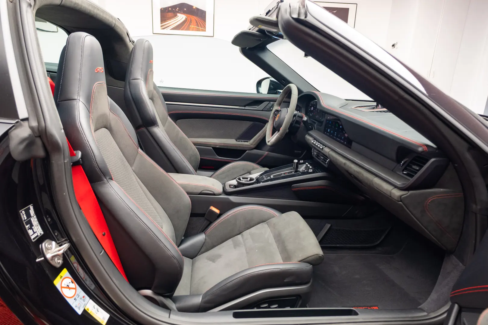 Porsche 992 911 Targa 4 GTS