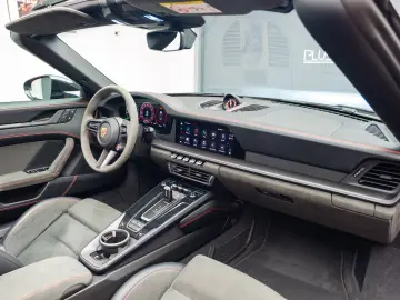 Porsche 992 911 Targa 4 GTS