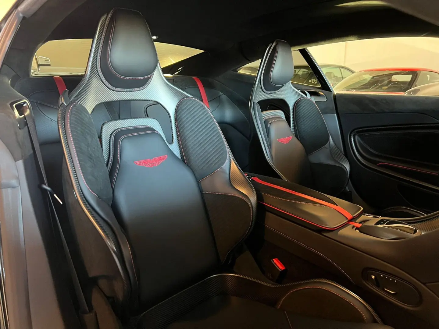 DBS 5.2 V12 770 Ultimate-SONDERMODELL-LEASING-