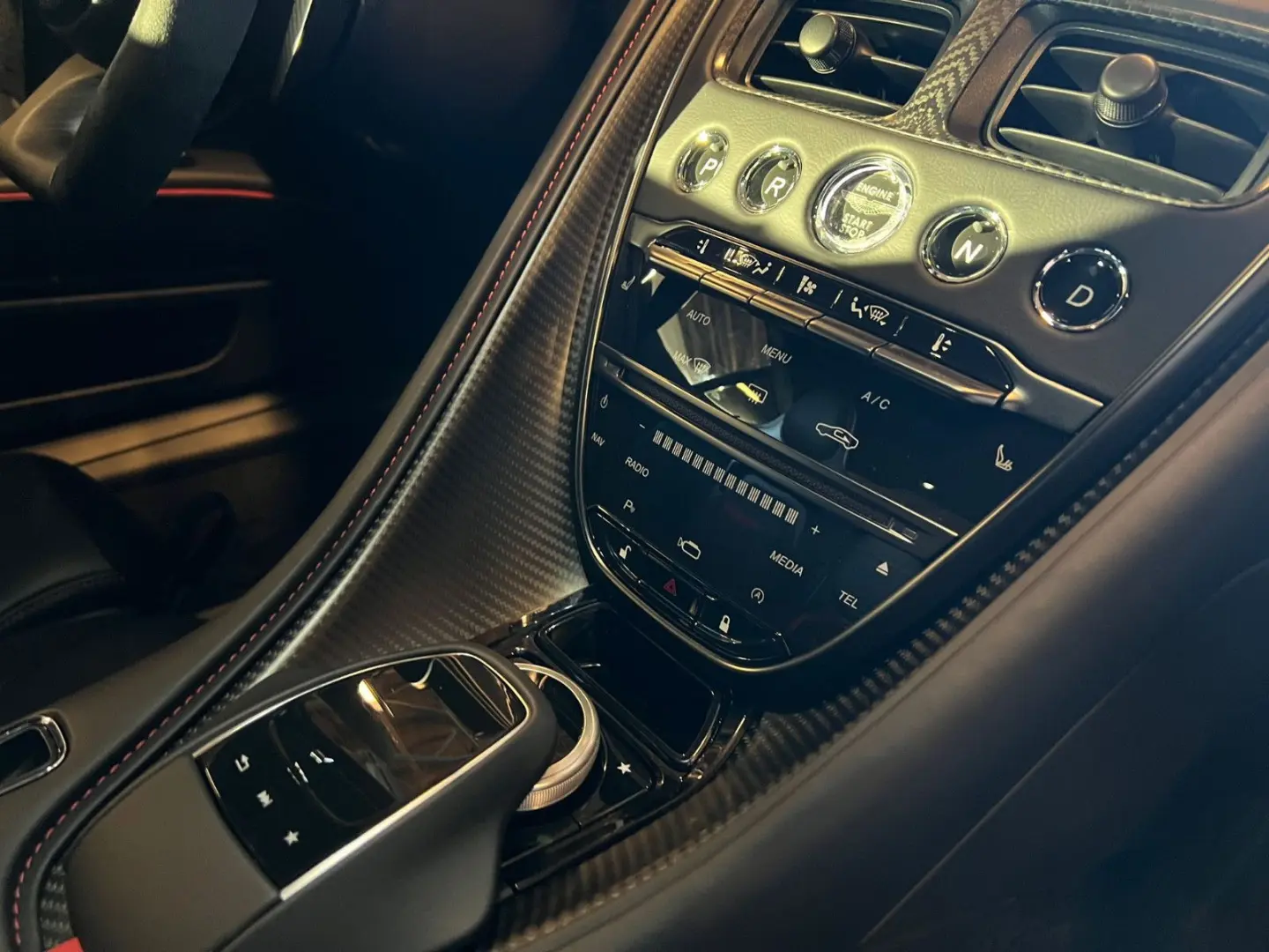 DBS 5.2 V12 770 Ultimate-SONDERMODELL-LEASING-