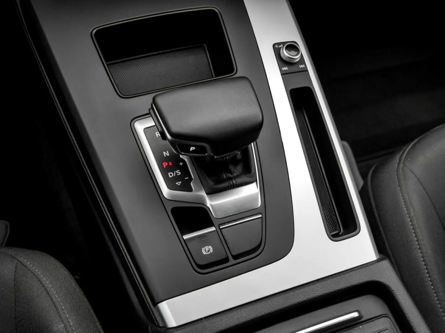 Q5 40 quattro ALU18 eKLAPPE CARPLAY SITZHEIZUNG
