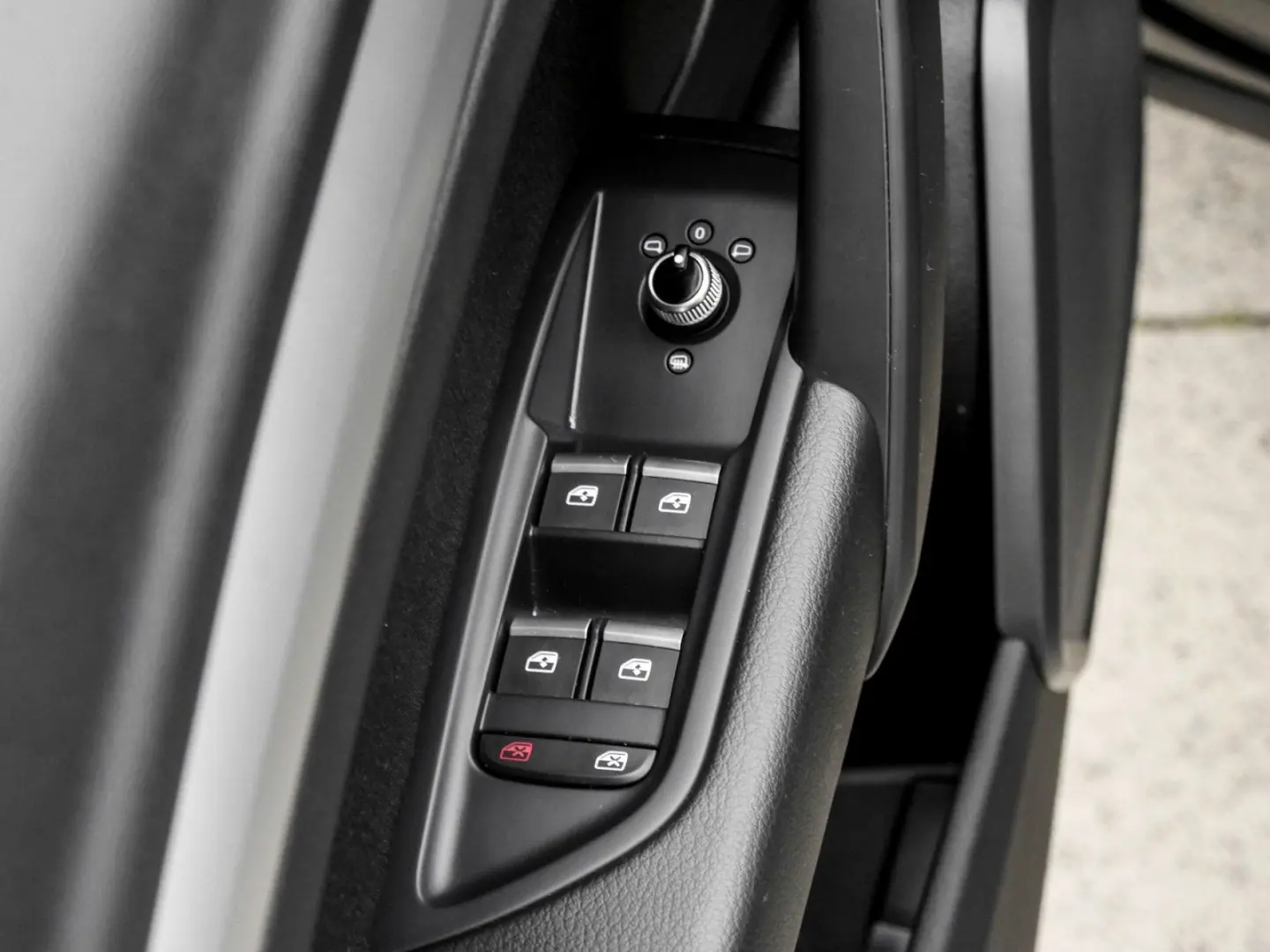 Q5 40 quattro ALU18 eKLAPPE CARPLAY SITZHEIZUNG