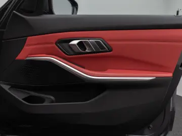 330i xD SportLine Laser DAB HiFi PDC AHK Komfort