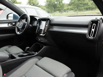 XC40 T4 Recharge DKG Core