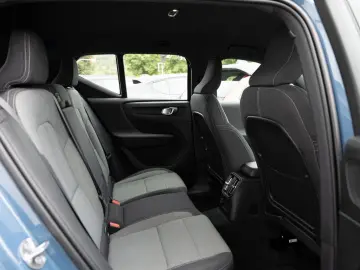 XC40 T4 Recharge DKG Core