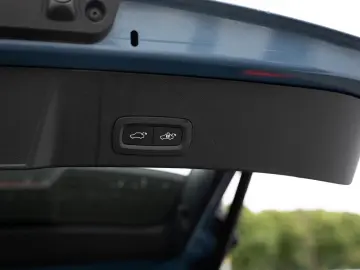 XC40 T4 Recharge DKG Core