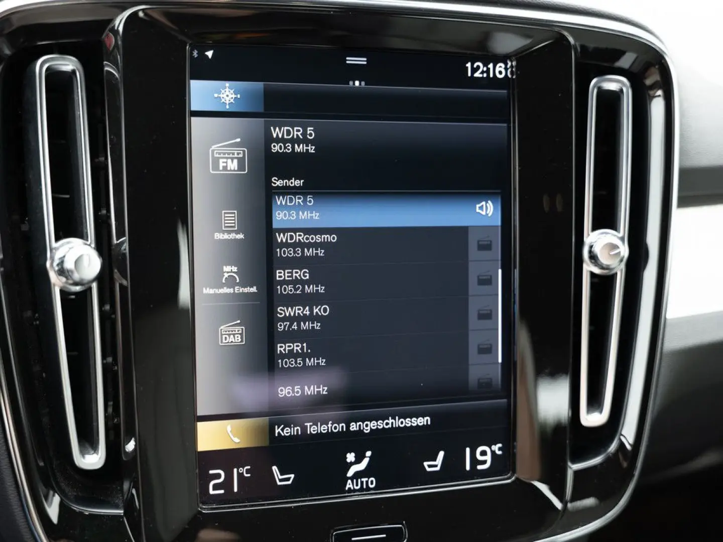 XC40 T4 Recharge DKG Core