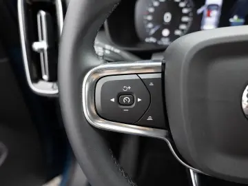 XC40 T4 Recharge DKG Core