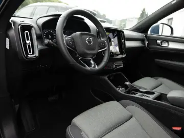 XC40 T4 Recharge DKG Core