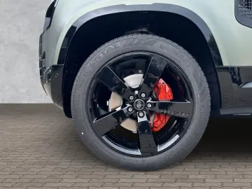 Defender 110 D300 X SHZ/22