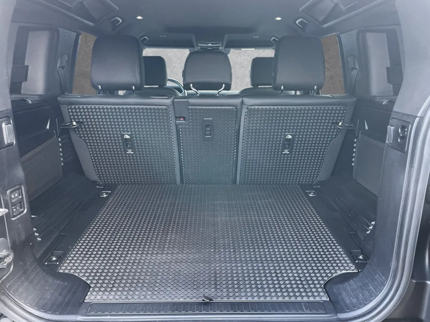 Defender 110 D250 X-Dynamic SE ACC/Head-Up/AHK