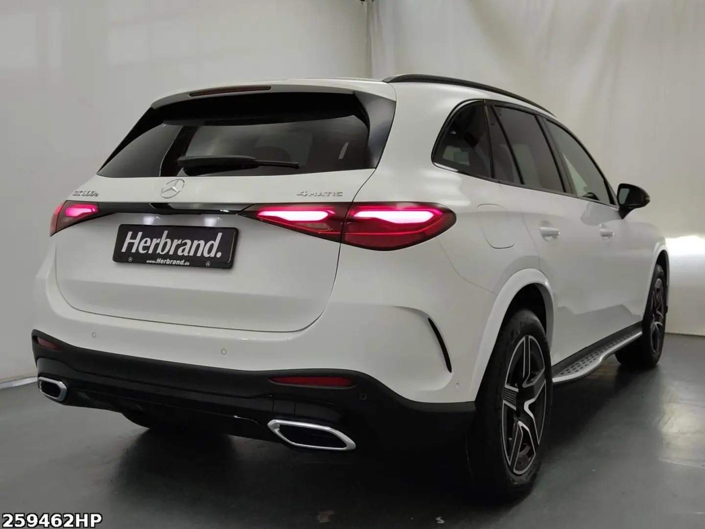 GLC 300 e 4M +AMG+NIGHT+AHK+DISTRONI+MEMORY+KAM+