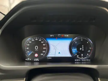 XC90 R Design AWD 360GRAD PANO 7-SITZER XENIUM-P