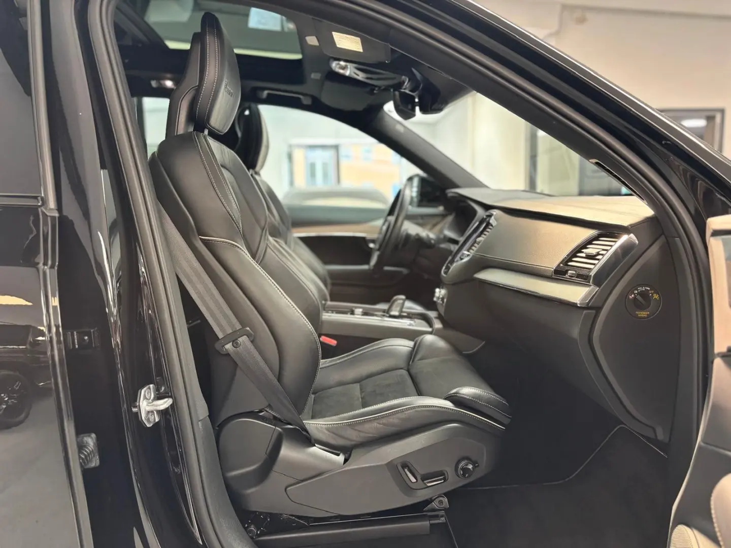 XC90 R Design AWD 360GRAD PANO 7-SITZER XENIUM-P