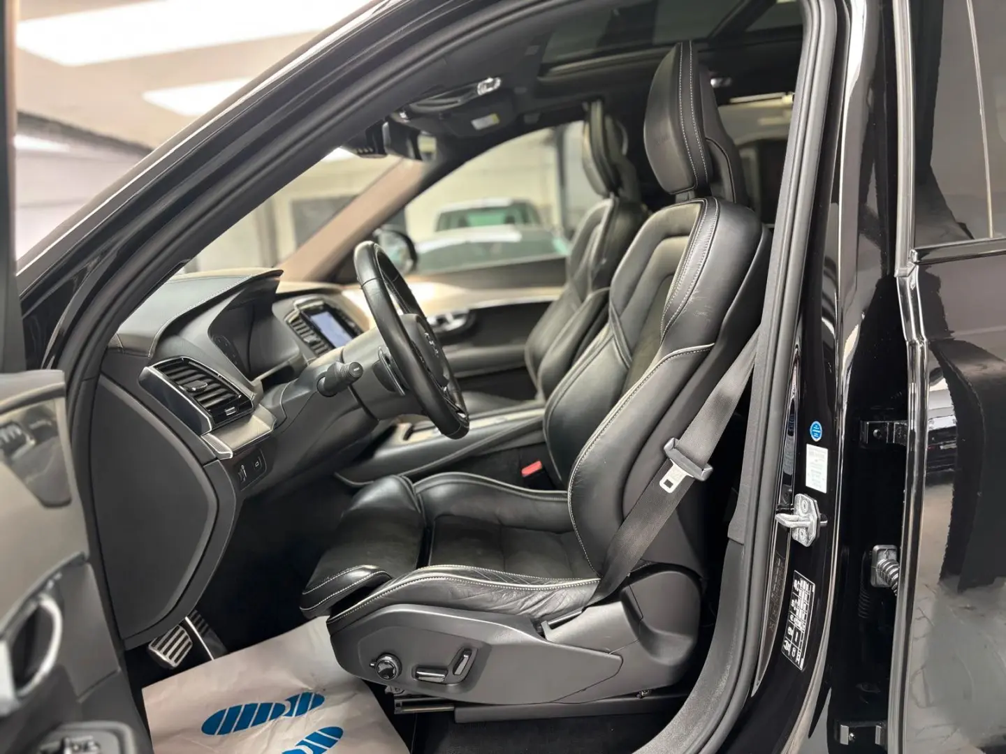 XC90 R Design AWD 360GRAD PANO 7-SITZER XENIUM-P