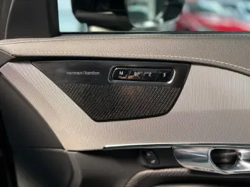 XC90 R Design AWD 360GRAD PANO 7-SITZER XENIUM-P
