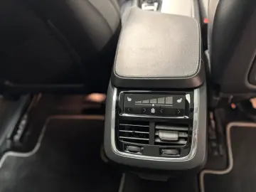XC90 R Design AWD 360GRAD PANO 7-SITZER XENIUM-P