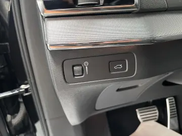 XC90 R Design AWD 360GRAD PANO 7-SITZER XENIUM-P