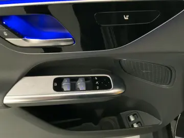 GLC 300 e 4M AMG AIRM Hinterachslenkung Keyless