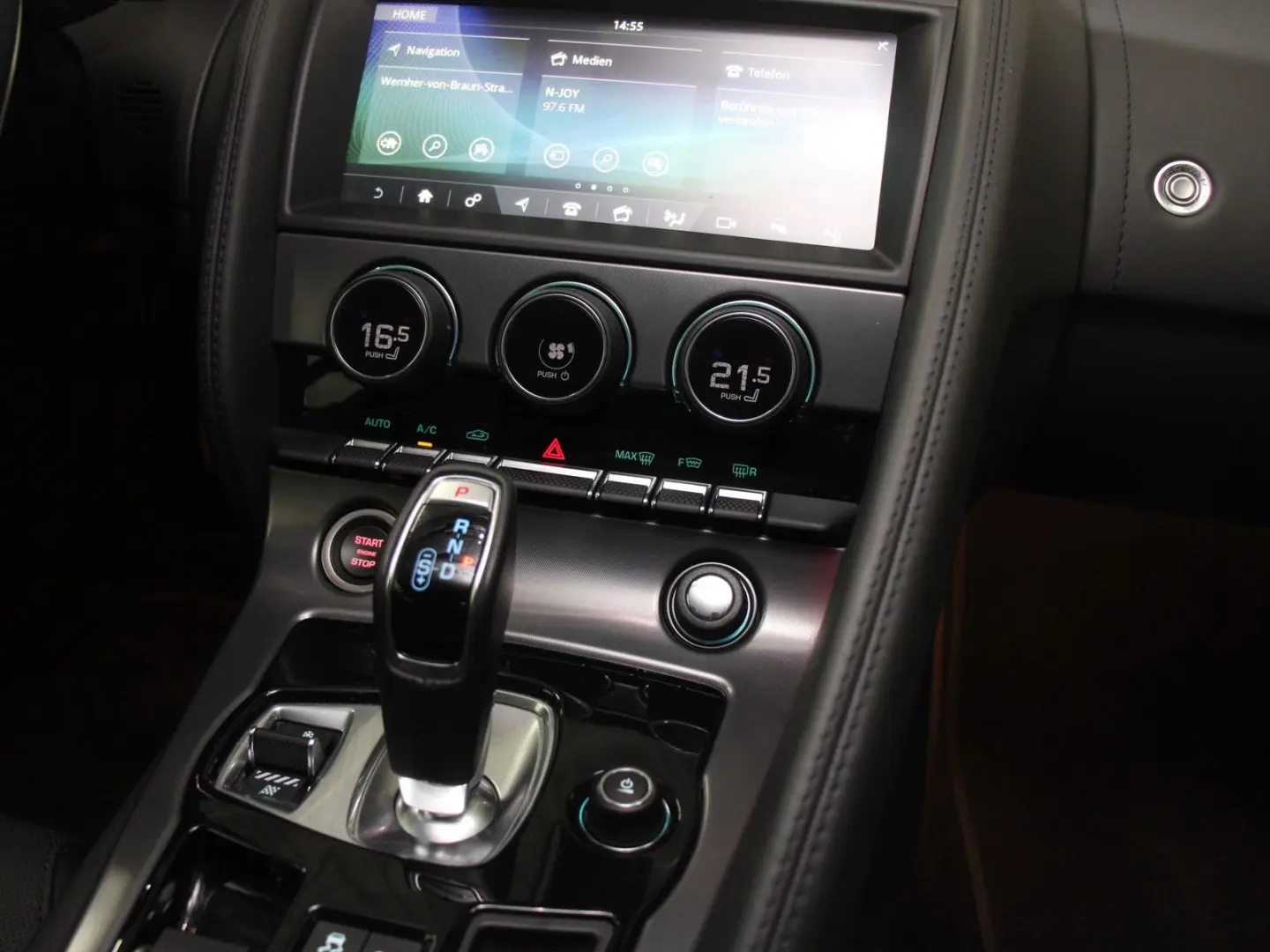 F-Type Coupe P575 AWD Aut. R75 DAB LED RFK PDC