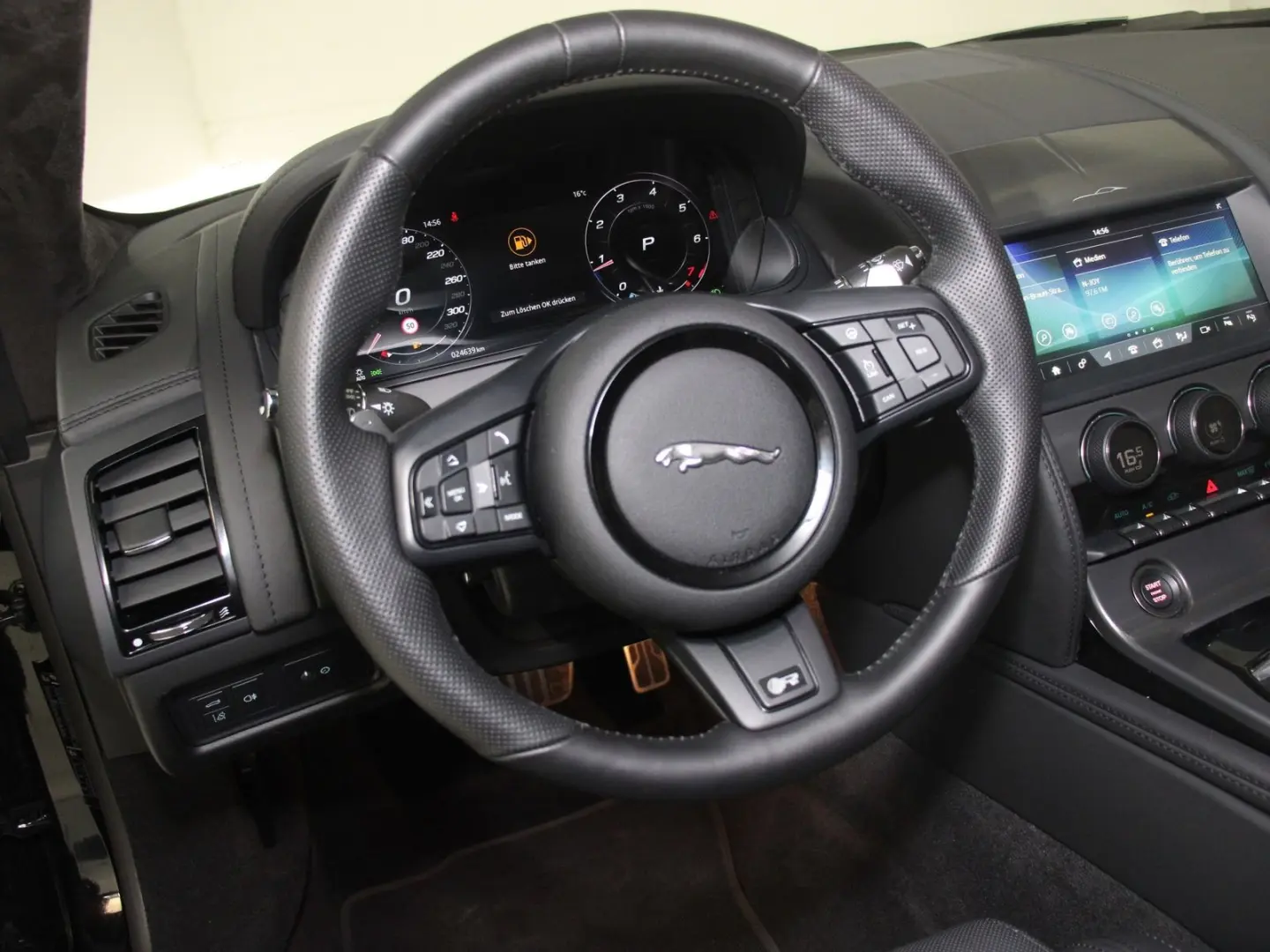 F-Type Coupe P575 AWD Aut. R75 DAB LED RFK PDC
