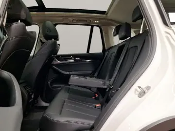 X3 xDrive30e Navi AHK Kamera Pano.Dach LED