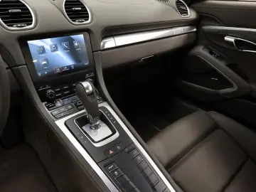 718 Cayman