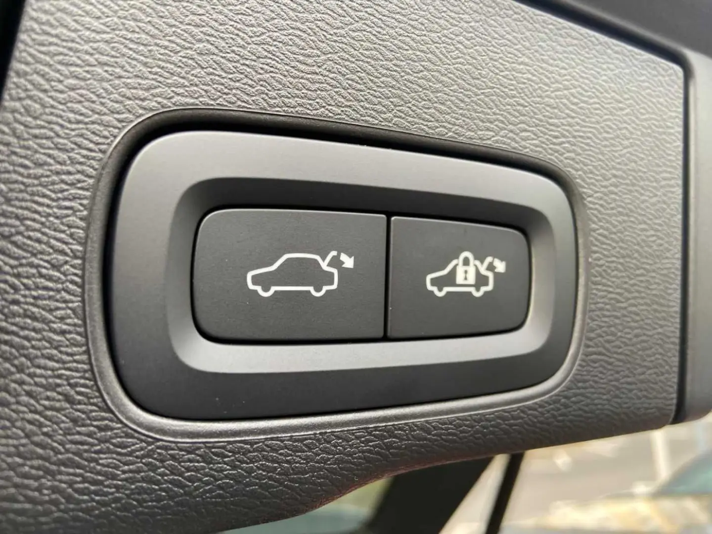 XC60 T6 AWD Plus Plug in Black Ed. Pano 21