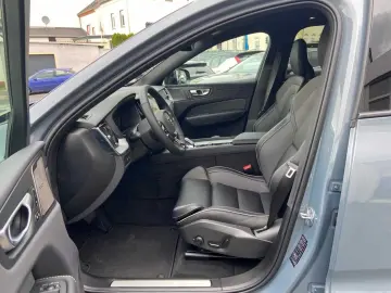 XC60 T6 AWD Plus Plug in Black Ed. Pano 21
