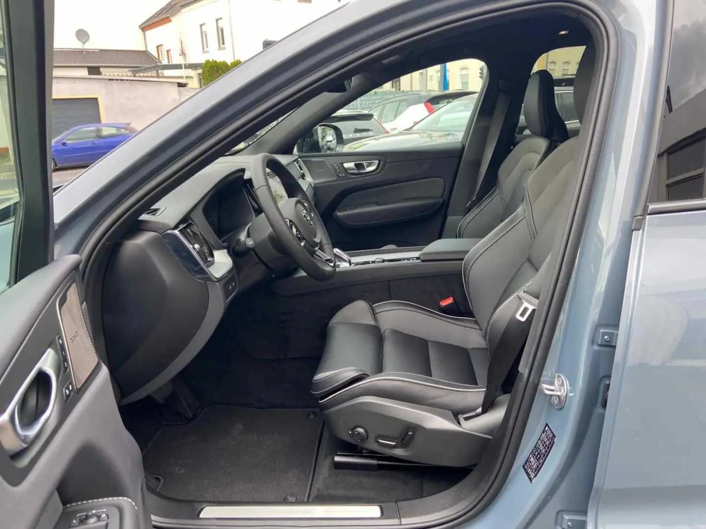 XC60 T6 AWD Plus Plug in Black Ed. Pano 21