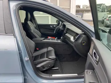 XC60 T6 AWD Plus Plug in Black Ed. Pano 21