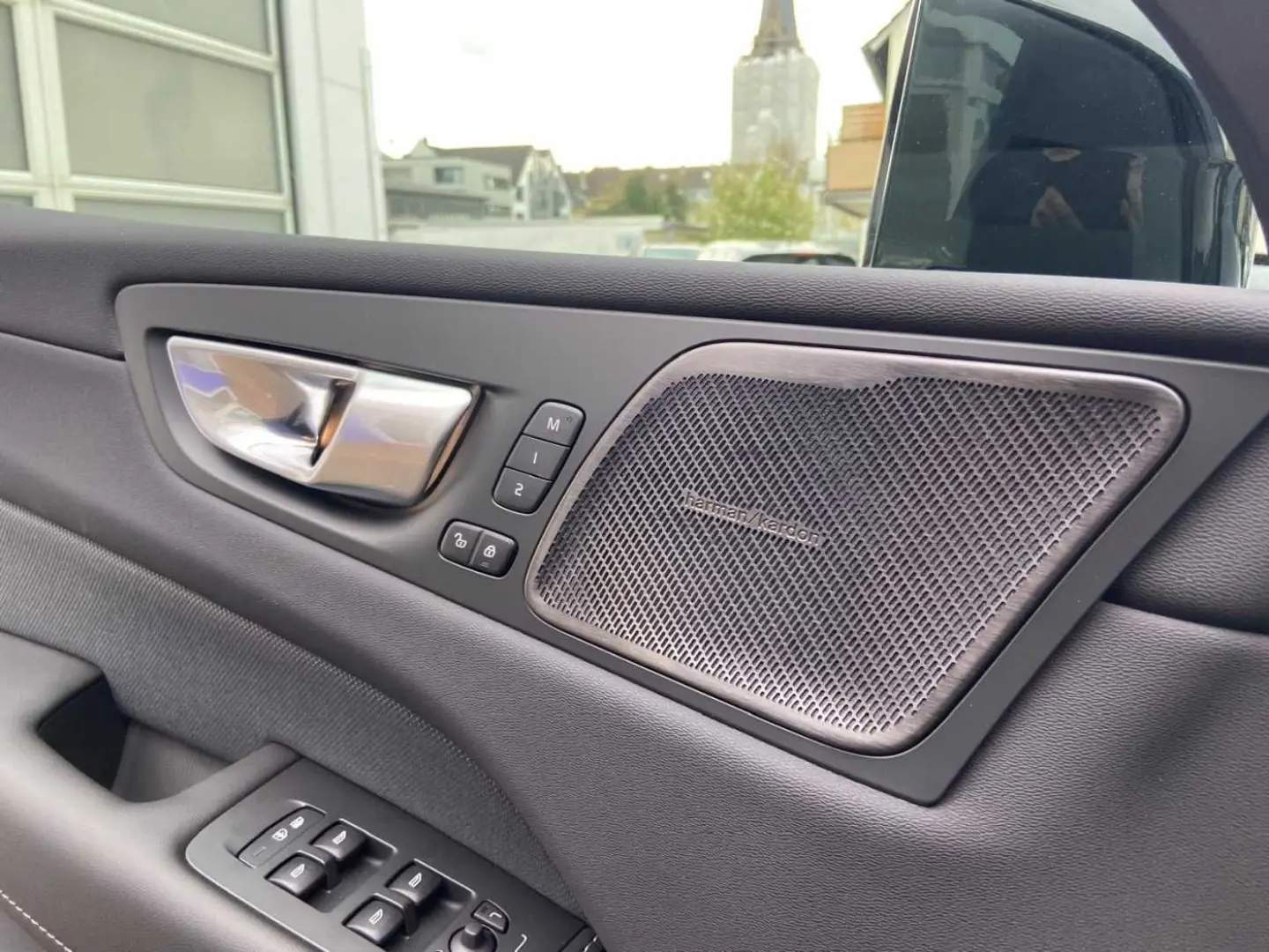 XC60 T6 AWD Plus Plug in Black Ed. Pano 21
