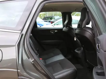 XC60 Momentum Pro 2WD AHK Kamera Harman-Kardon