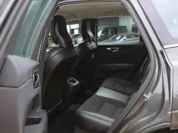XC60 Momentum Pro 2WD AHK Kamera Harman-Kardon