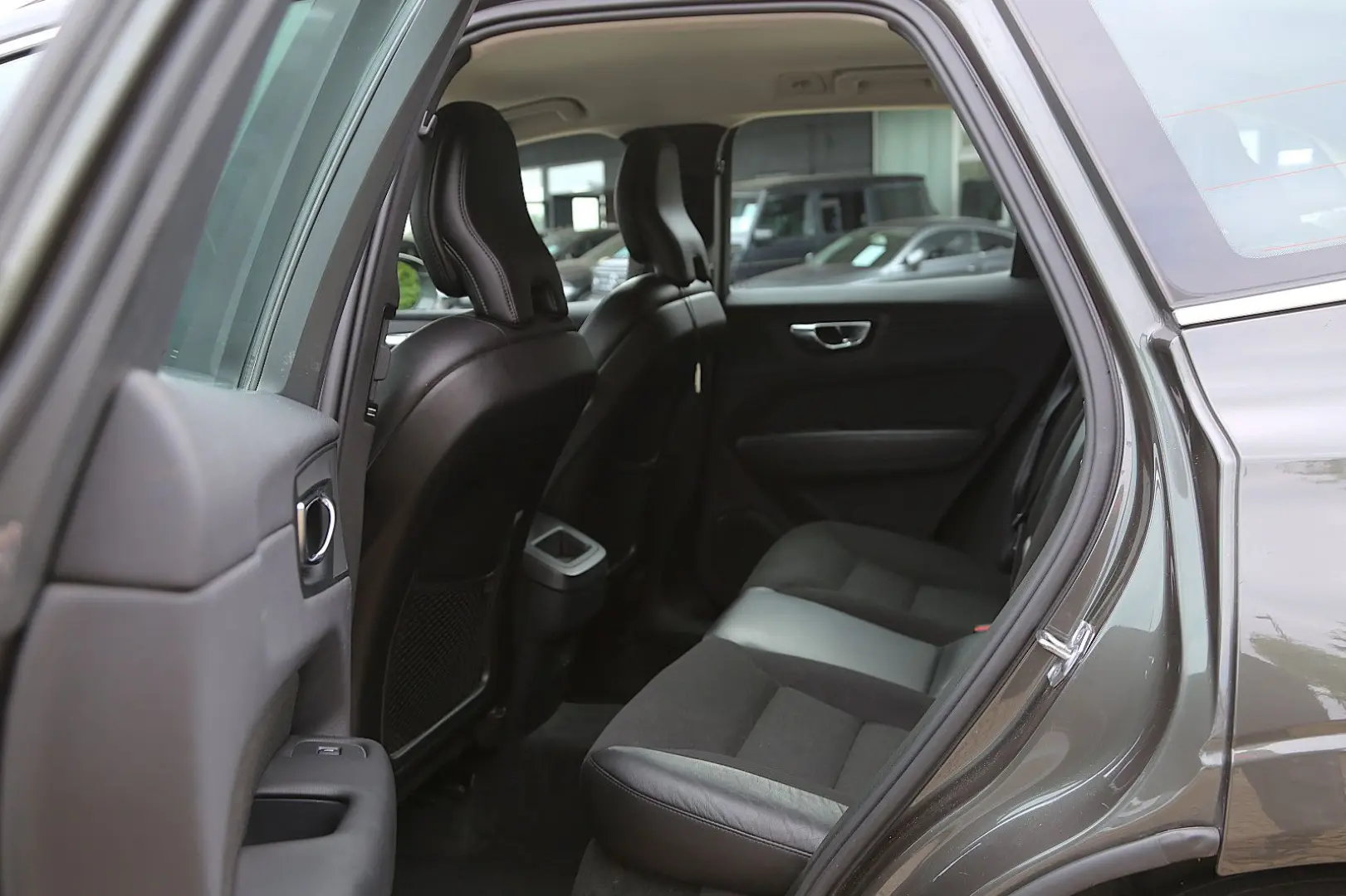 XC60 Momentum Pro 2WD AHK Kamera Harman-Kardon