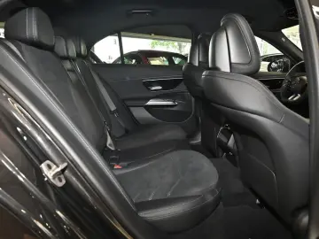 E 300 e AMG Sport Advanced Distr. LED Navi Kamer